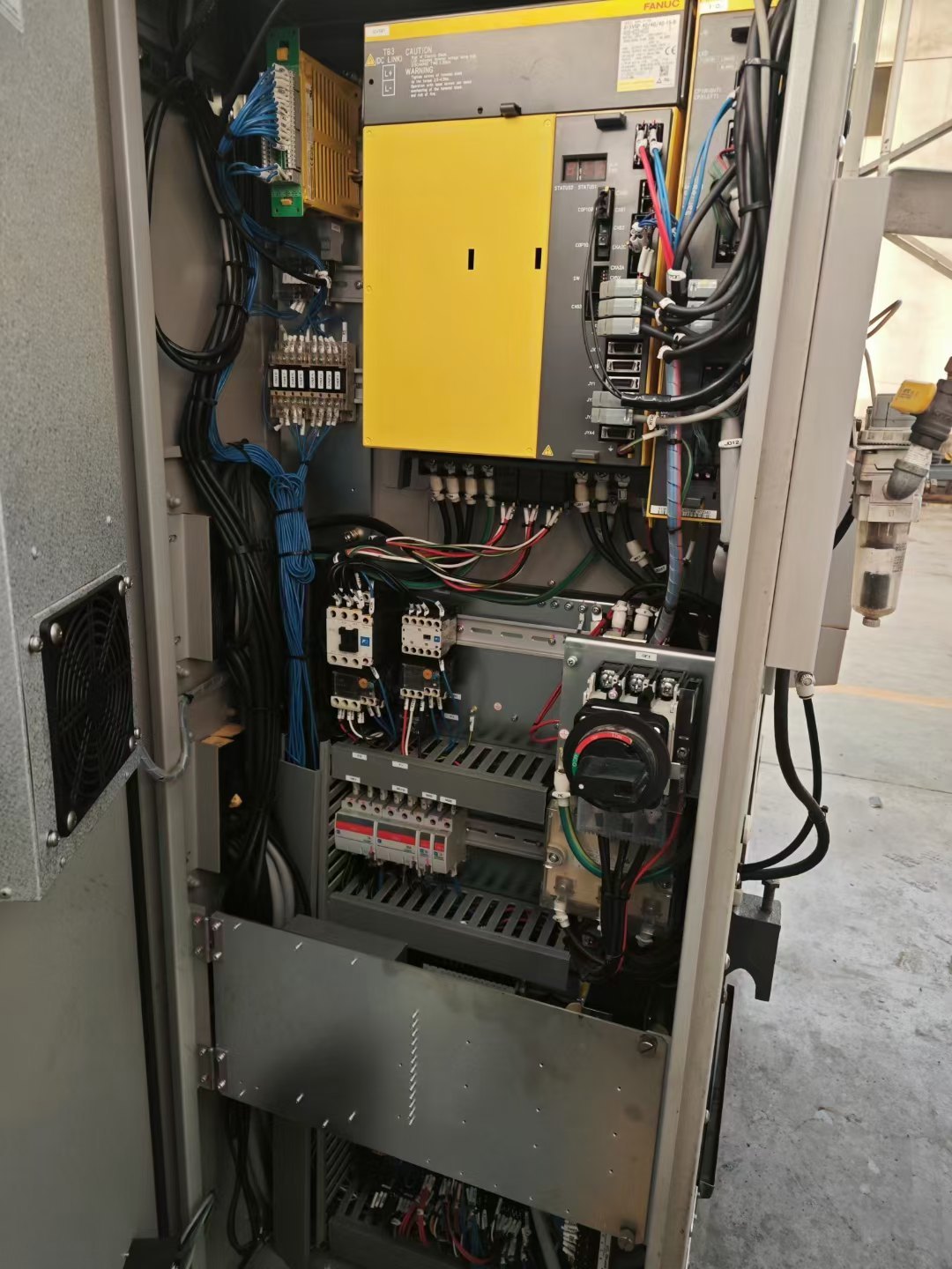 九成新津上M08JII数控车床，2018年出厂，8寸卡盘，8工.