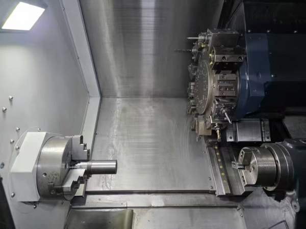 刚买下韩国斗山220LSY  双主轴车铣带Y   安装少用  线.