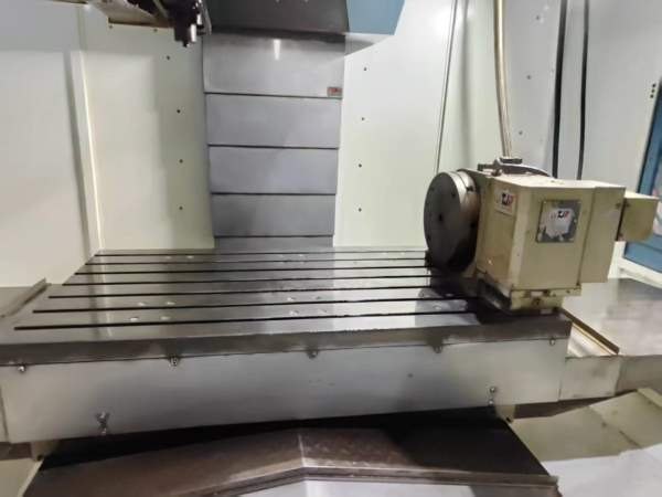 新到一台2023年台湾峰铁1380四轴加工中心，台湾潭佳32.