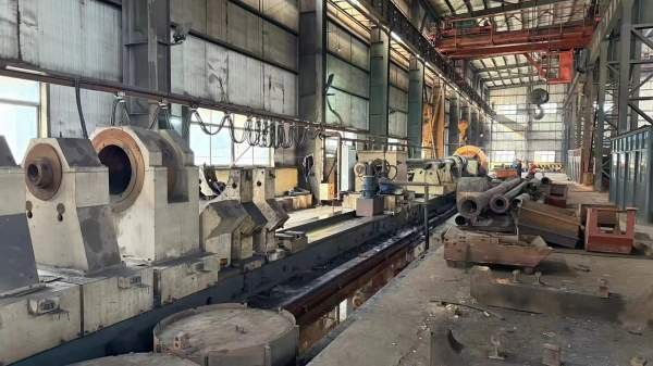 德州12米深孔镗，加工直径1.6米，13年设备，有需要私.