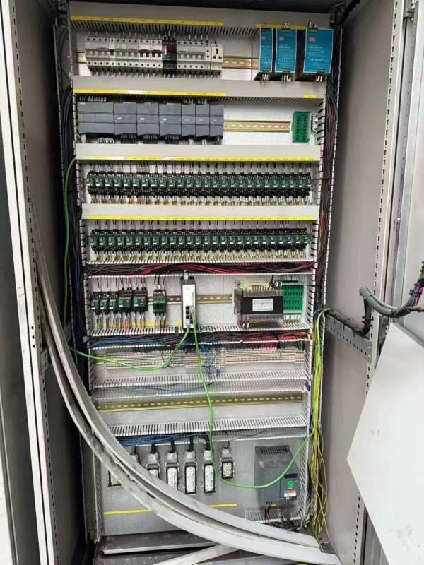 全新1600吨快速锻造油压机开口1800mm行程1000mm工作台.