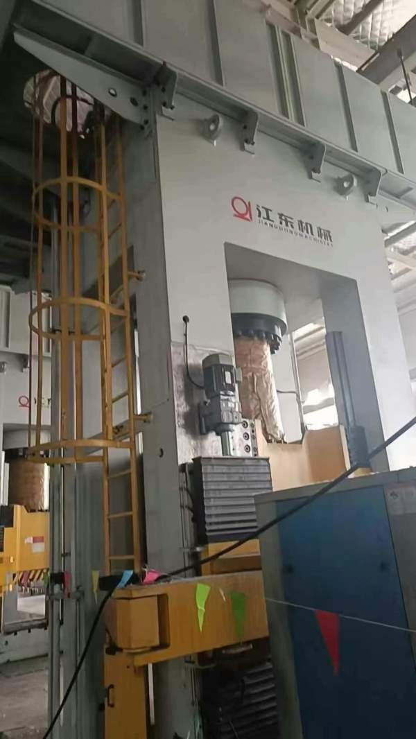 全新1600吨快速锻造油压机开口1800mm行程1000mm工作台.