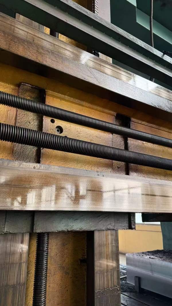 2013年产，贵州东方机床，x2120D，长8米，宽2米，高3..