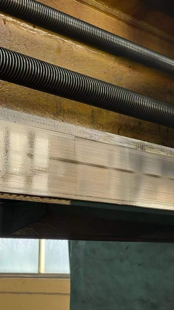 2013年产，贵州东方机床，x2120D，长8米，宽2米，高3..