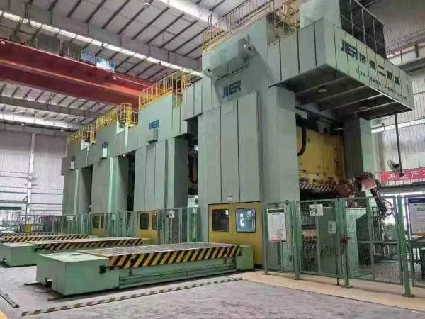 济南闭式四点多连杆，全新机，安装未用，5250吨：2250.