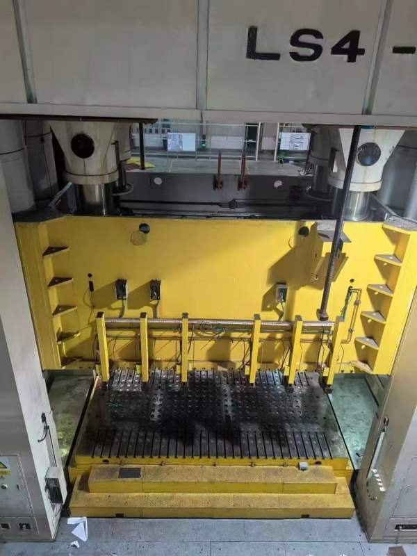 济南二机床集团有限公司2000吨数控闭式四点多连杆压力.