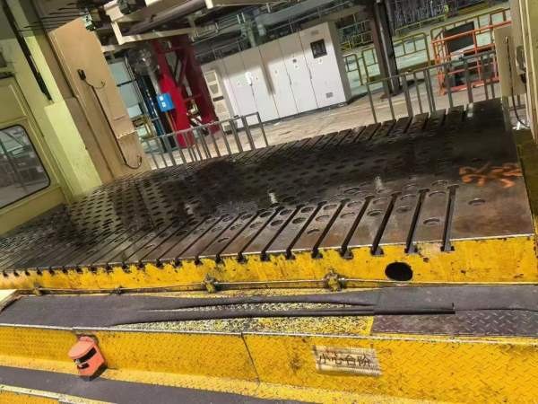 济南二机床集团有限公司2000吨数控闭式四点多连杆压力.