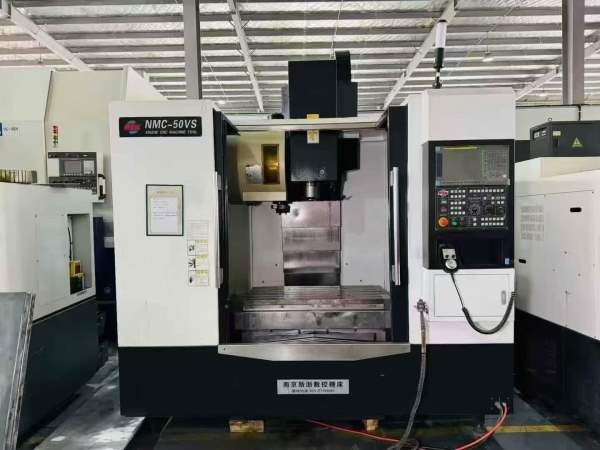 准新南京新浙850加工中心.发那科MF系统.三轴滚柱线轨..