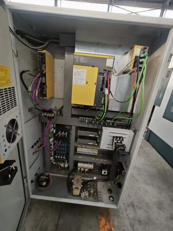 新到两台程泰GLS1500数控车床，6寸液压卡盘，10工位刀.