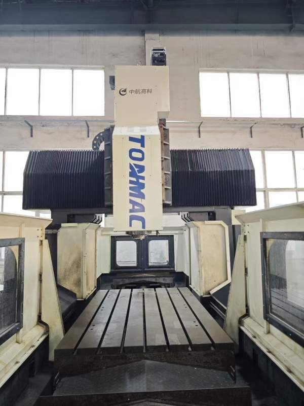 出售南通机床厂产2015数控龙门、工作台2/1.25米、行程.