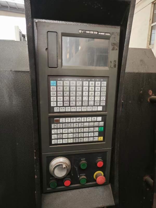 安徽金宇6163x6米数控车床，广数980tdb系统，机器少用.
