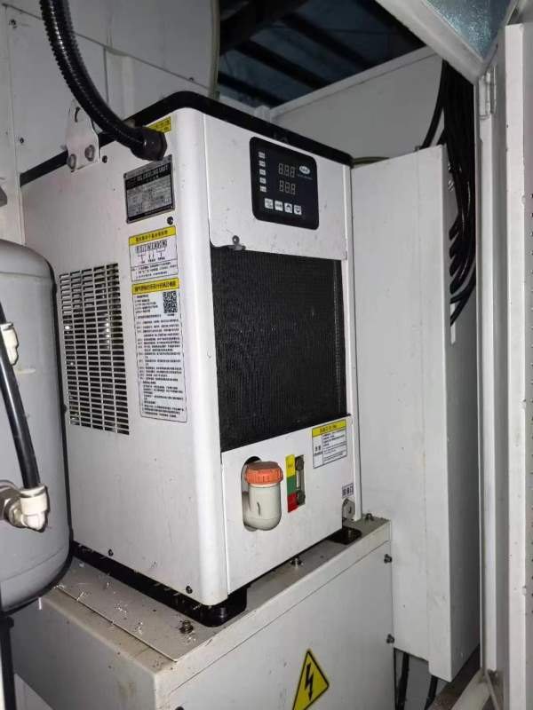 同款四台855安装少用只打了个样，三菱M80系统三轴滚柱.