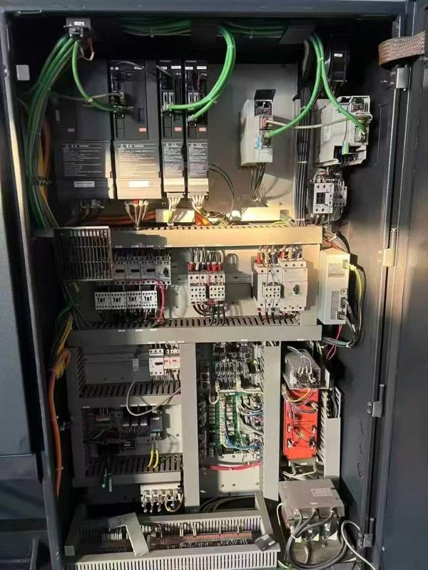 马扎克QTN200ML车铣复合，8寸卡盘，加工长度535，回转.