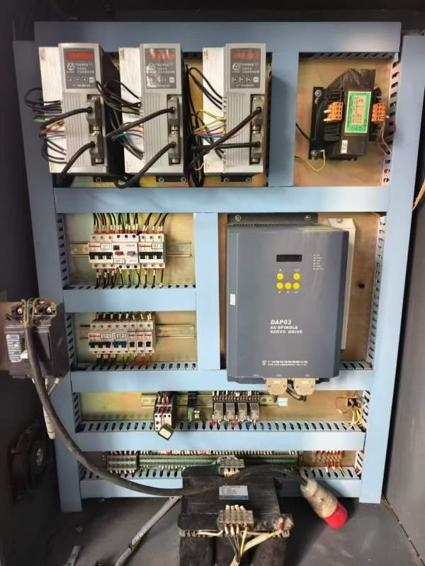 19800秒杀威达7132数控铣床，广数系统，BT40主轴，三.