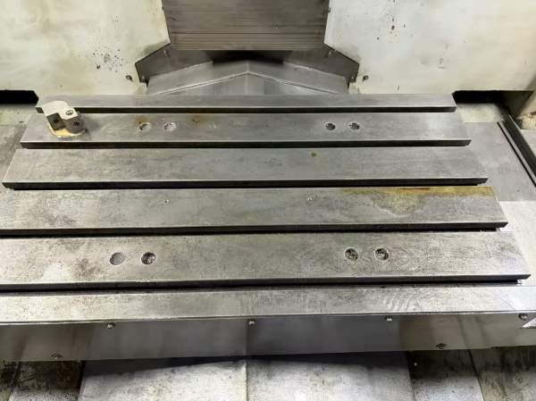 2022年台泽TZ-V850加工中心，三菱M80系统，主轴直联12.