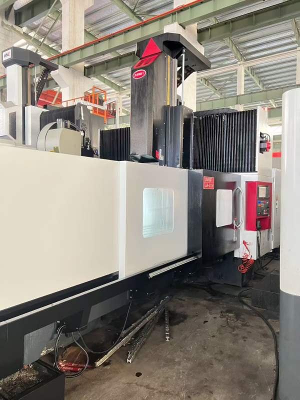 刚刚到货乔峰3218龙门加工中心，工作台3米1.5米，过龙.