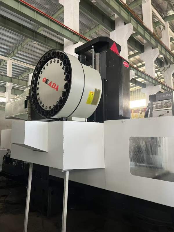 刚刚到货乔峰3218龙门加工中心，工作台3米1.5米，过龙.