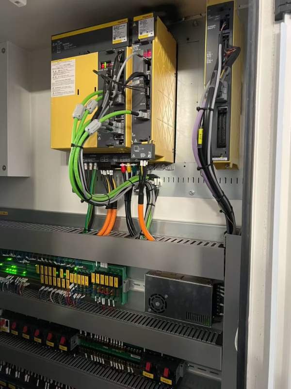 刚刚到货乔峰3218龙门加工中心，工作台3米1.5米，过龙.