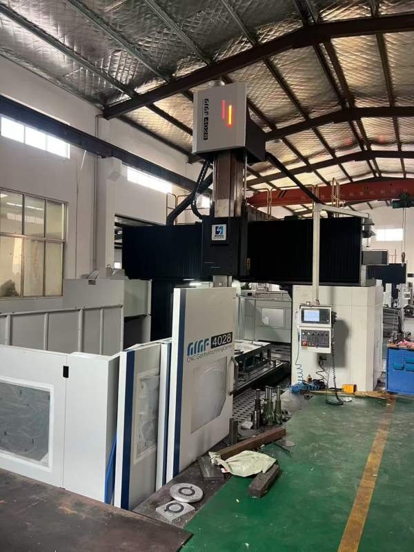 南通国盛4028龙门加工中心，工作台2000/4000mm，门宽2.