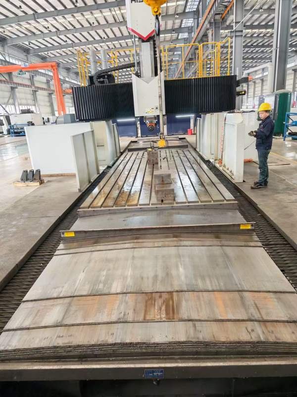 宁波海天3260龙门准新机发那科系统22年11月出厂工作台.