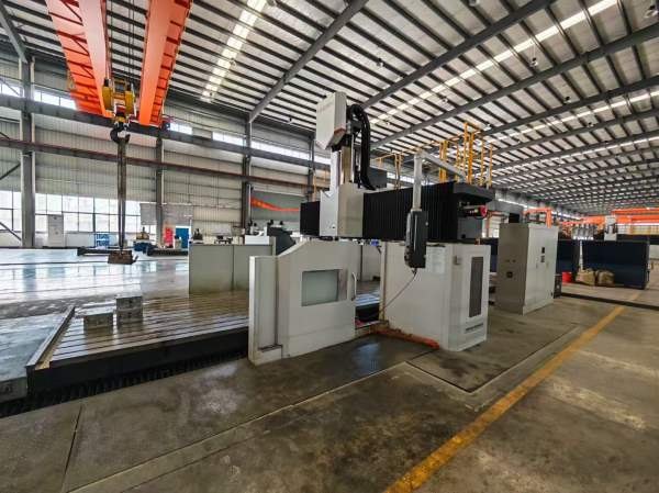 宁波海天3260龙门准新机发那科系统22年11月出厂工作台.