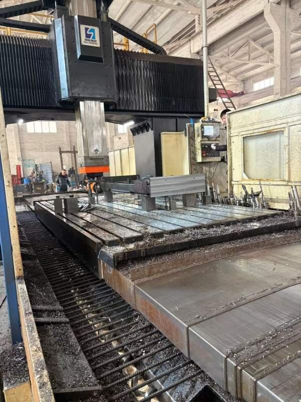 顶配南通国盛4028龙门加工中心，九成新2022年10月设备.