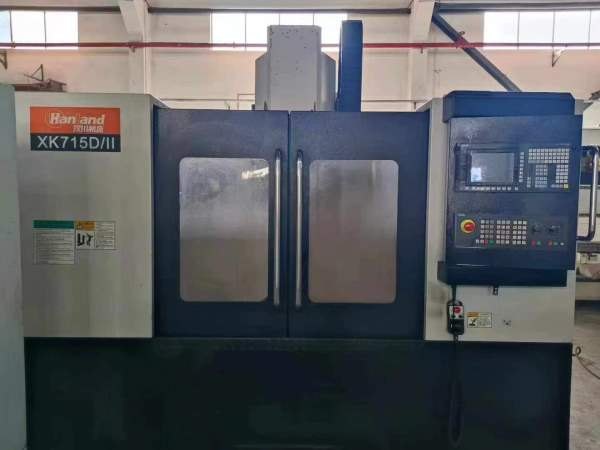 出售一台汉川715数控铣、西门子系统，三轴线轨，Bt50.