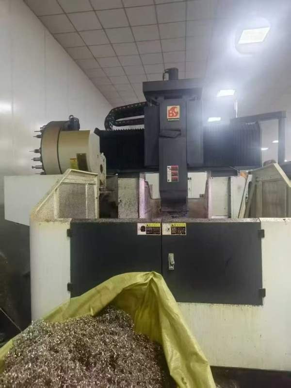 斌盛2013龙门加工中心，两线一硬，带刀臂式刀库，发那.