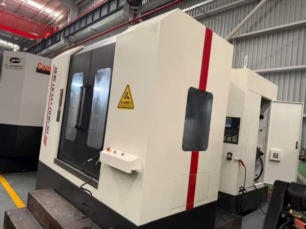 准新德将630单工位卧加，工作台一度一分，三轴重型线.