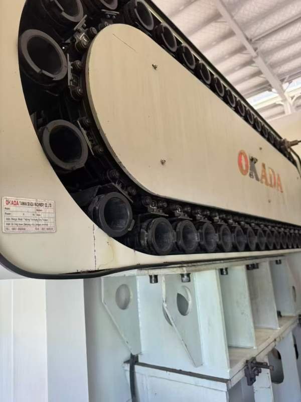 德将630单工位卧加，工作台一度一分，三轴重型线軌，B.