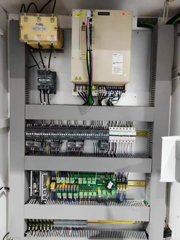 同款两台南京固驰VMC-1160HL加工中心两线一硬重型机新.