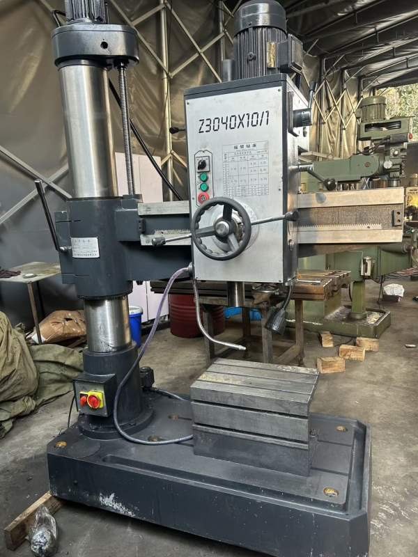 到货出厂未用，中捷40摇臂钻，出厂半个月的机器，低价.