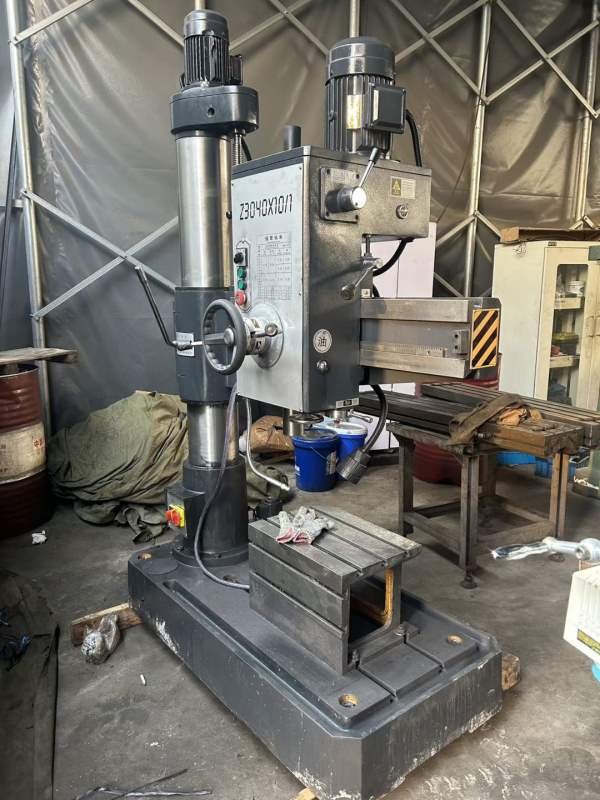 到货出厂未用，中捷40摇臂钻，出厂半个月的机器，低价.