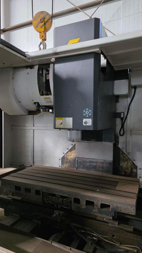 杭州友佳1100立式加工中心，BT40三轴硬轨机，刀库24把.