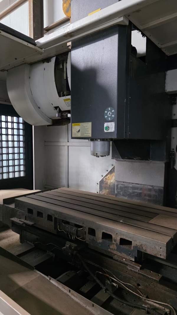 杭州友佳1100立式加工中心，BT40三轴硬轨机，刀库24把.