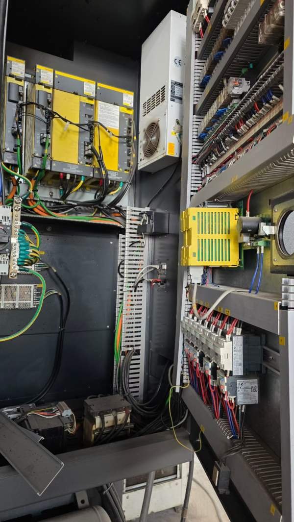 台湾原装进口高峰VMC1370立式加工中心，行程1300x700x.