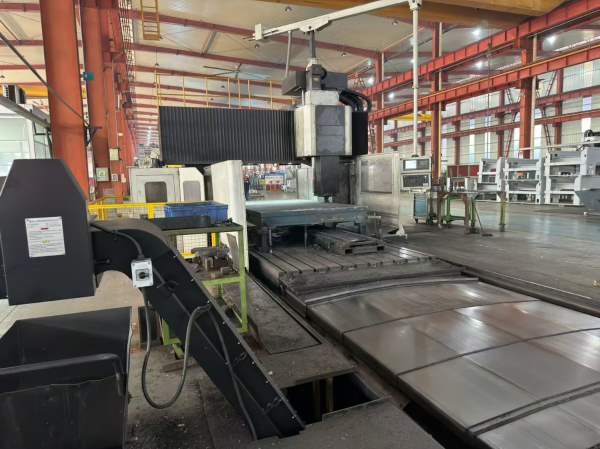 亚威6米龙门，工作台2.4米6米，门宽2.7米，门高1.5米.