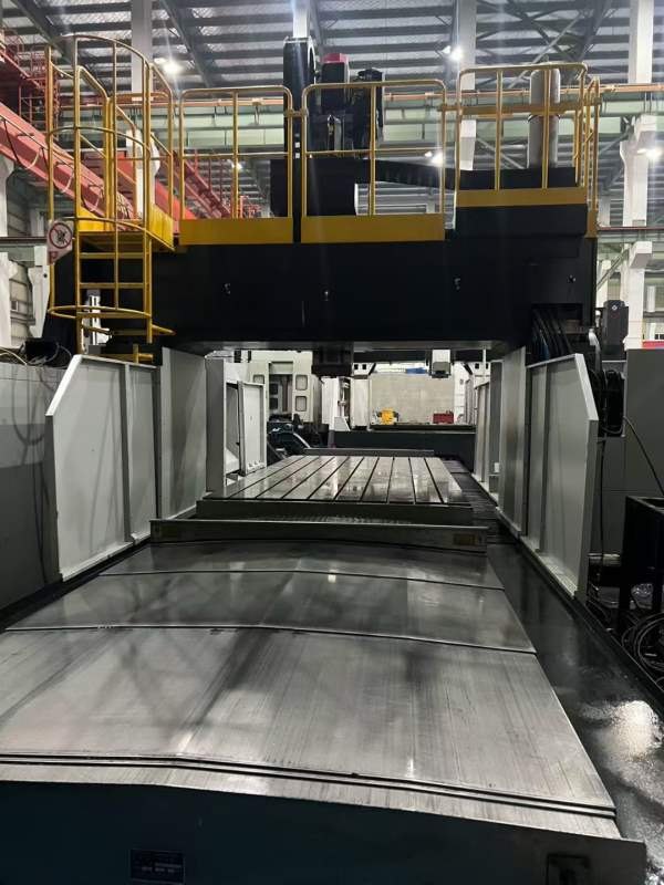 宁波海天2840数控龙门，工作台2000/4000mm，门宽2800m.