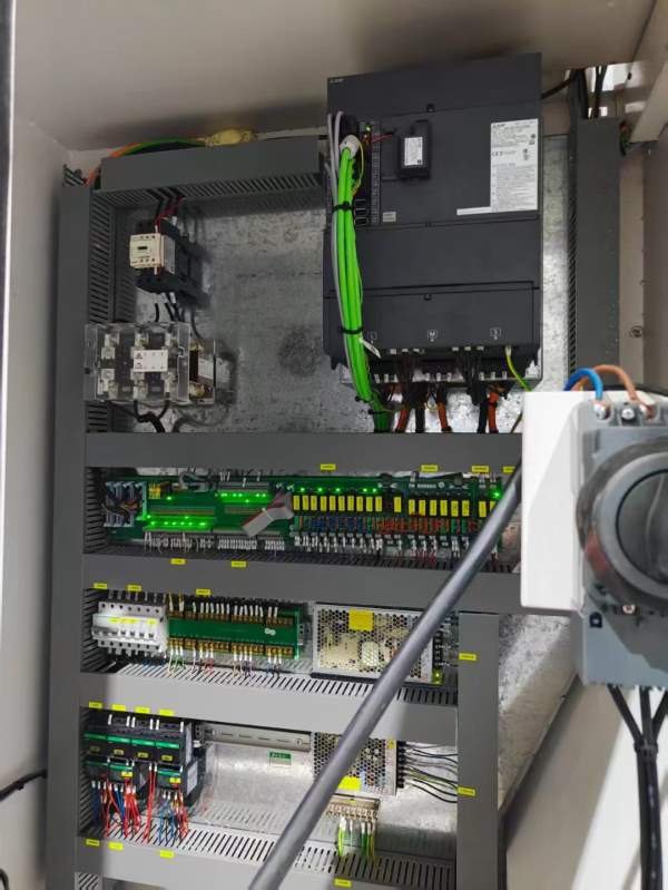 新到一台2022年厚道VF138加工中心，三菱M80系统，BT40.