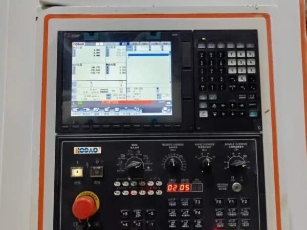 新到一台2022年厚道VF138加工中心，三菱M80系统，BT40.