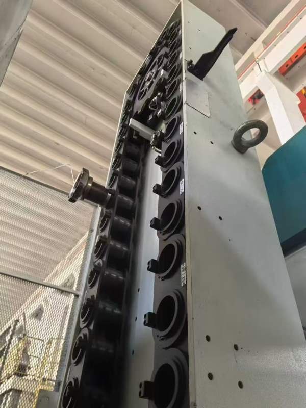 意大利帕马130数控镗床工作台参数：工作台2200/1800轴.