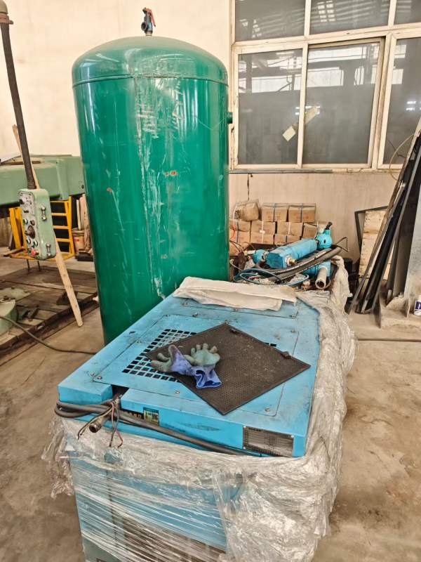 空压机一套，想要的朋友联系