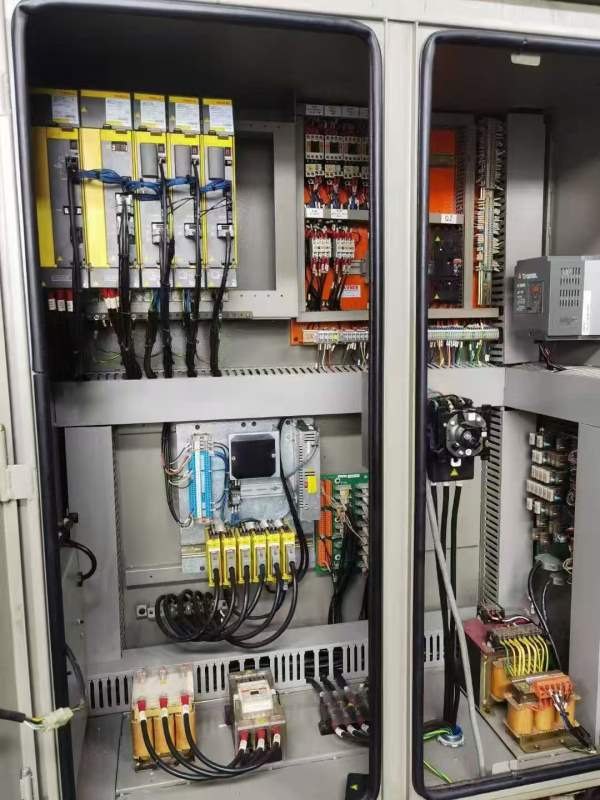 台湾原装台中精机V110系统：发那科0i-MD1包系统带USB.