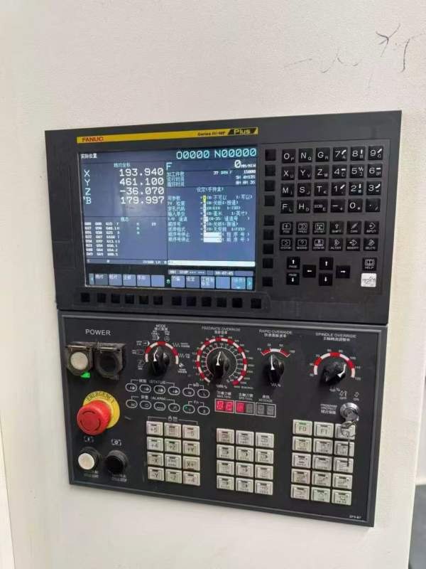 德将630单工位卧加工作台一度一分，三轴重型线軌，BT5.