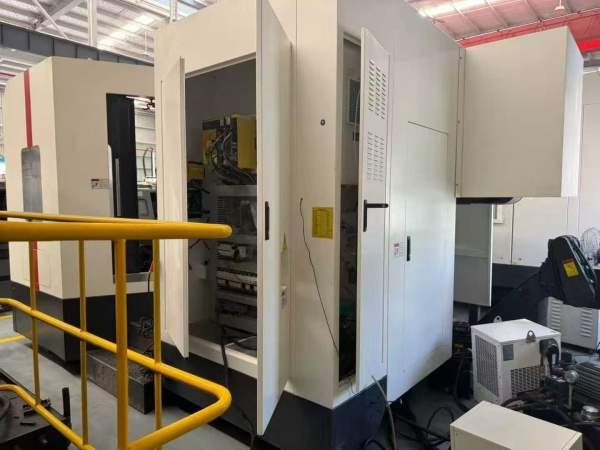 德将630单工位卧加工作台一度一分，三轴重型线軌，BT5.