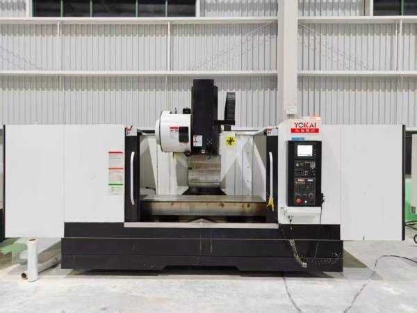 新到一台2021年东莞友凯两米立式加工中心，三菱M80系.