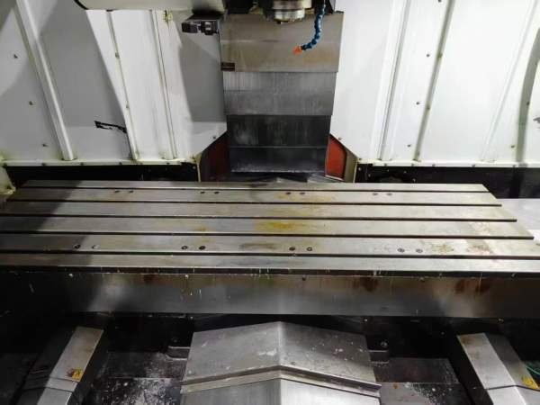 新到一台2021年东莞友凯两米立式加工中心，三菱M80系.