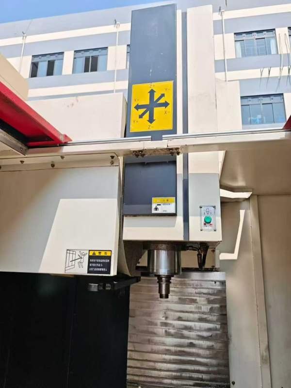 2018年华特855加工中心，便宜好用！系统:三菱M80系统.