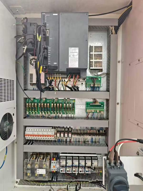 2018年华特855加工中心，便宜好用！系统:三菱M80系统.