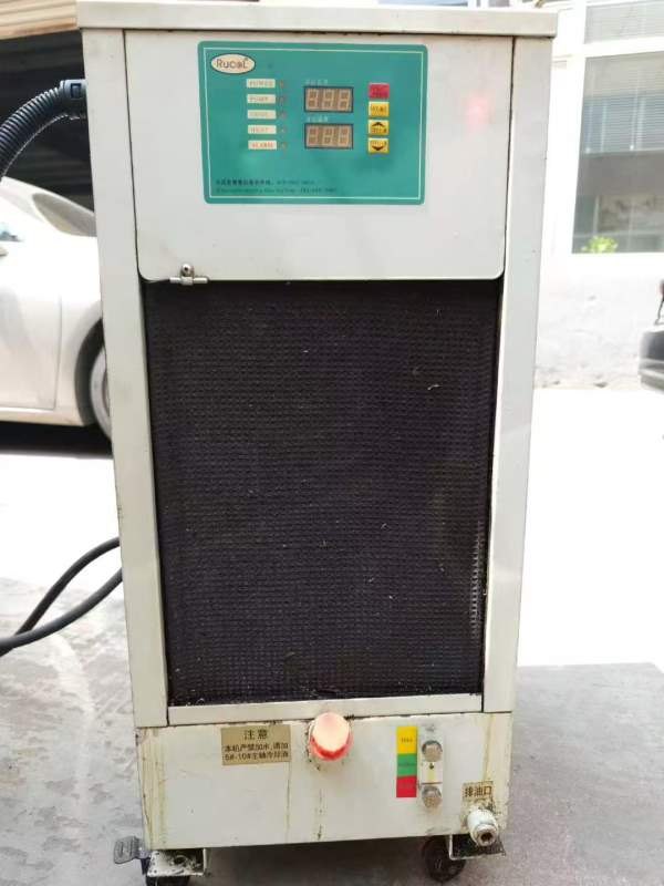 2018年华特855加工中心，便宜好用！系统:三菱M80系统.